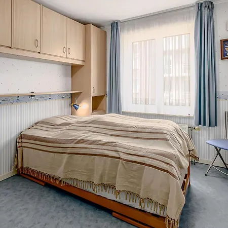 Stephanie 0406 G30 Sint-Idesbald